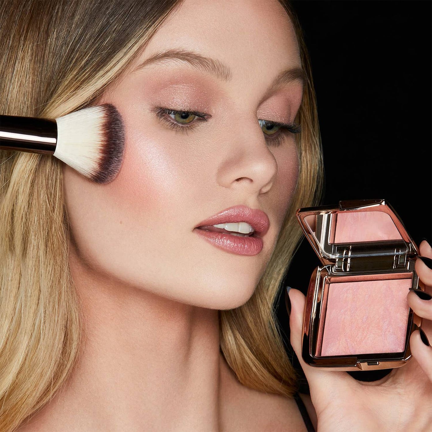 Румʼяна Ambient Lighting Blush
