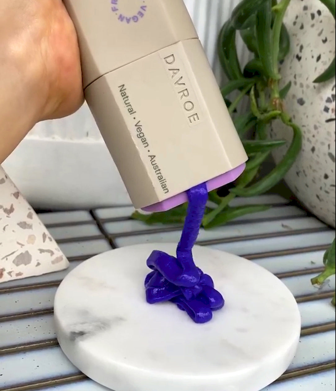 Тонувальний шампунь для світлого волосся Blonde Senses Toning Shampoo