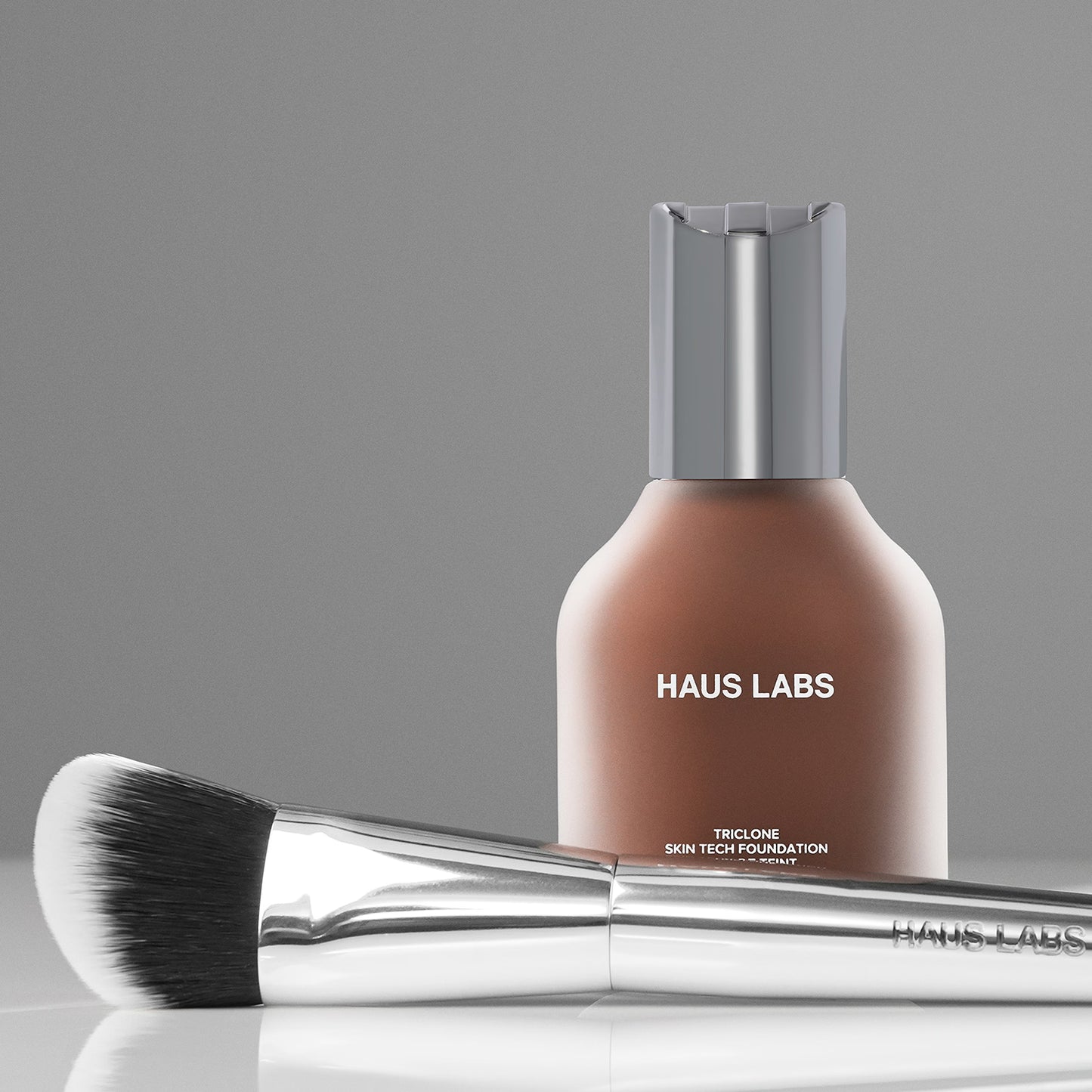 Пензлик для тону Foundation Brush HAUS LABS