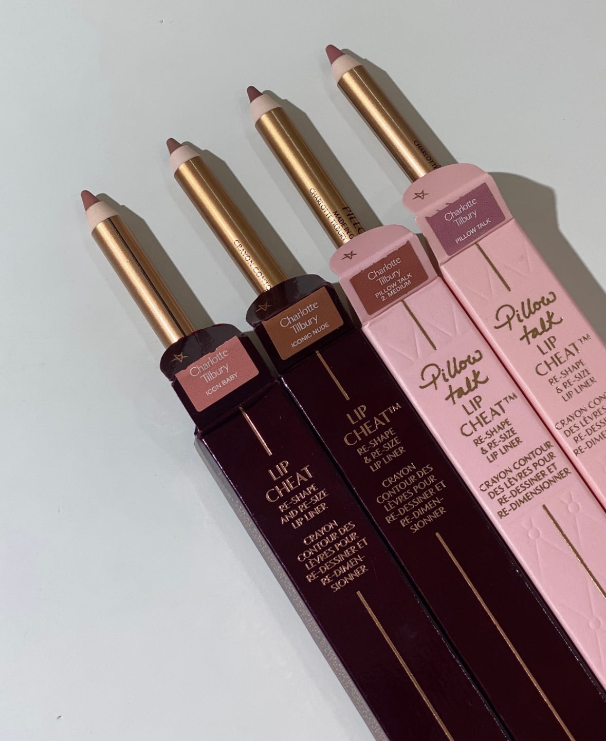 Карандаш для губ Lip Cheat