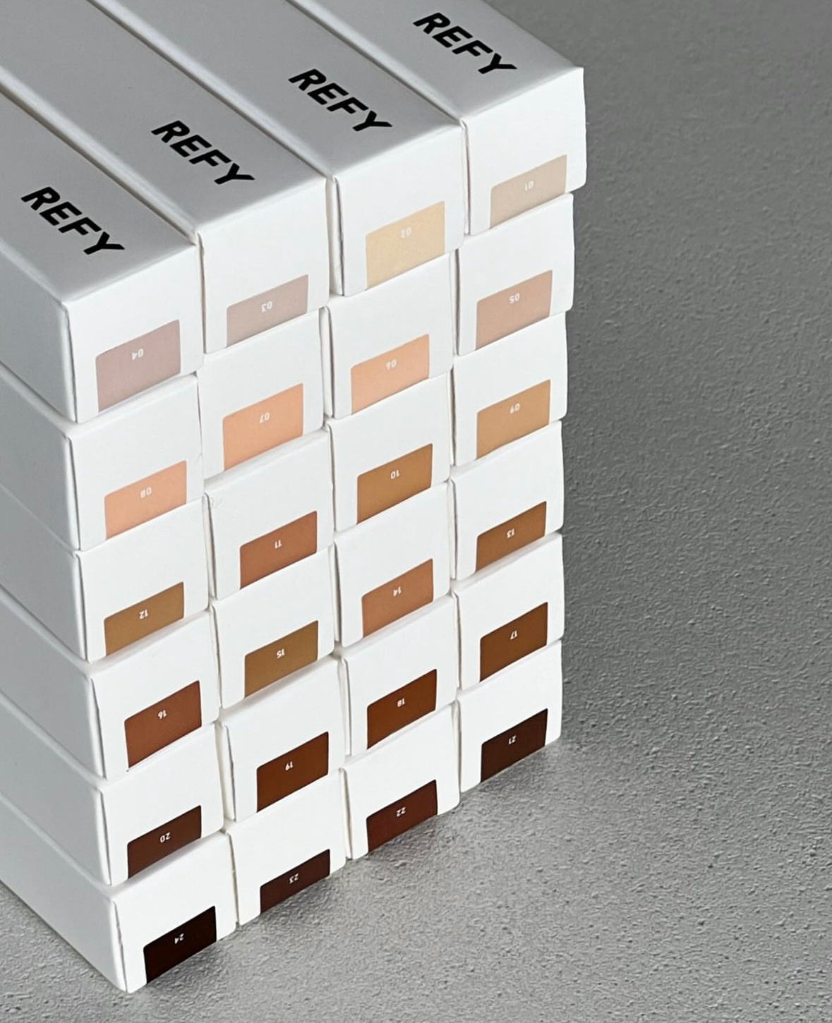 Консилер Brightening and Blurring Serum Concealer