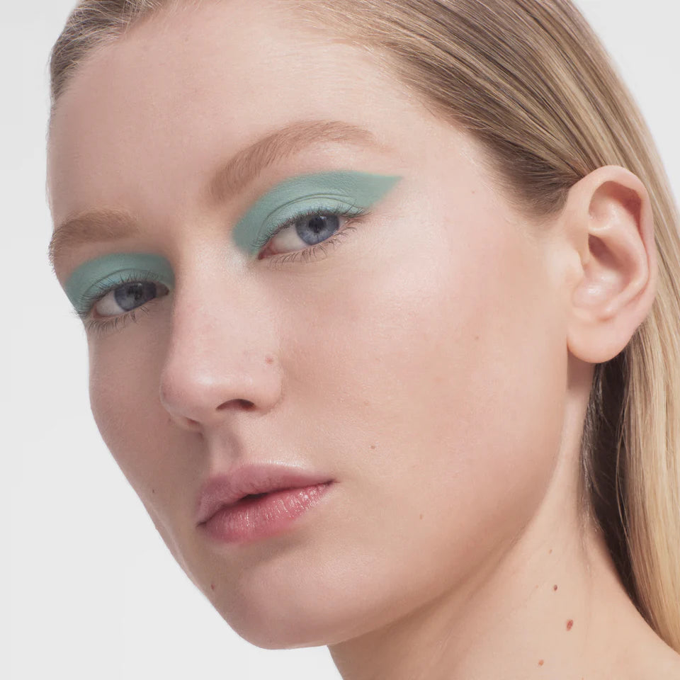 Лайнер для очей Satin Kajal Liner