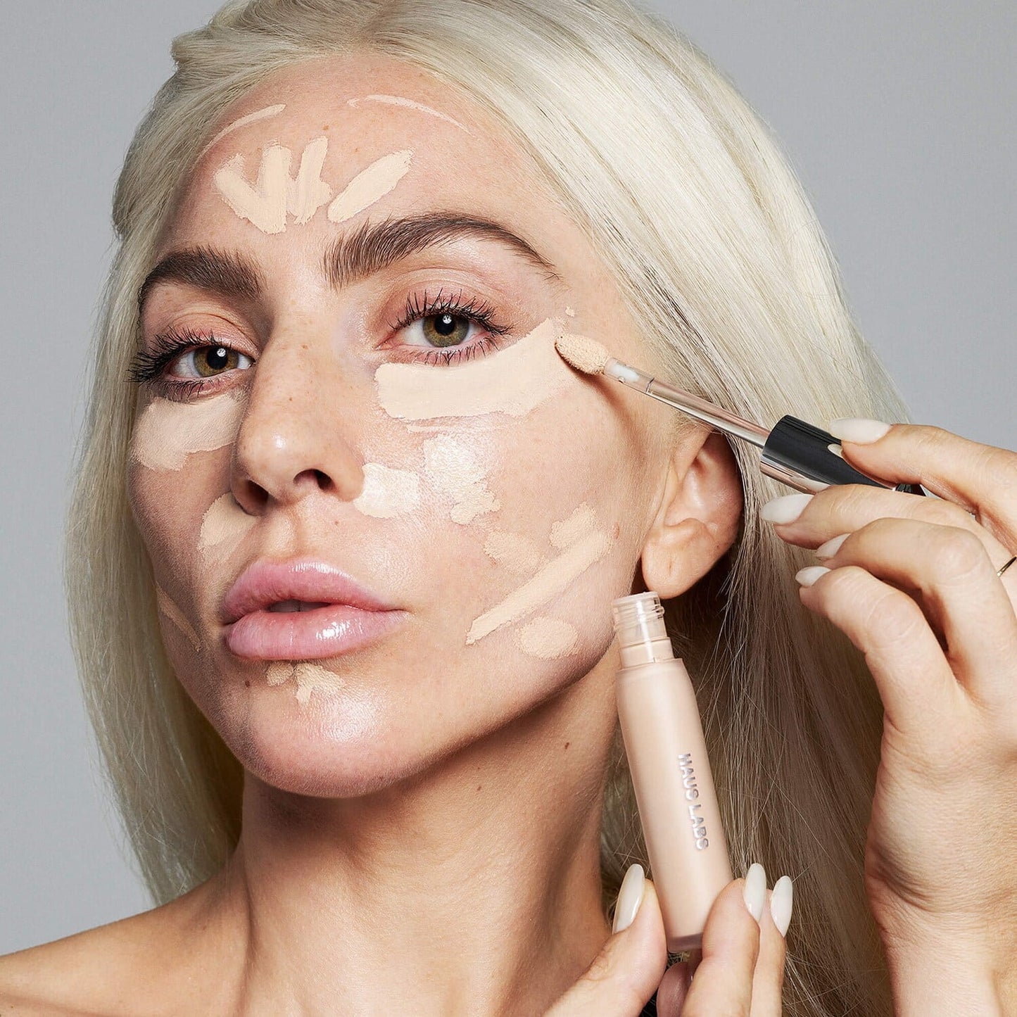 Консилер Triclone Skin Tech Hydrating Concealer