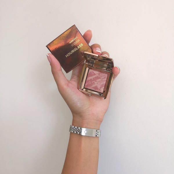 Румʼяна тревел  Ambient Lighting Blush