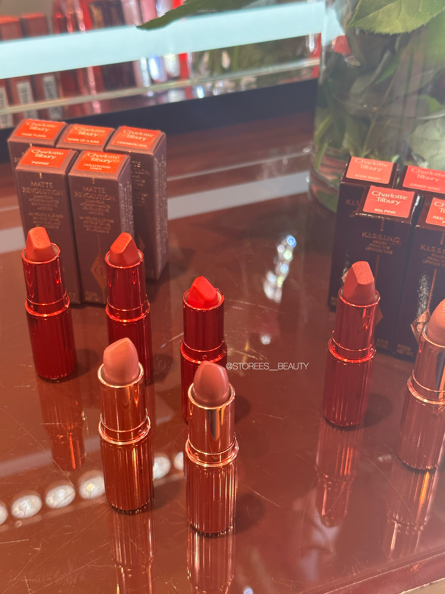 Зволожуюча помада K.I.S.S.I.N.G Hollywood Icon