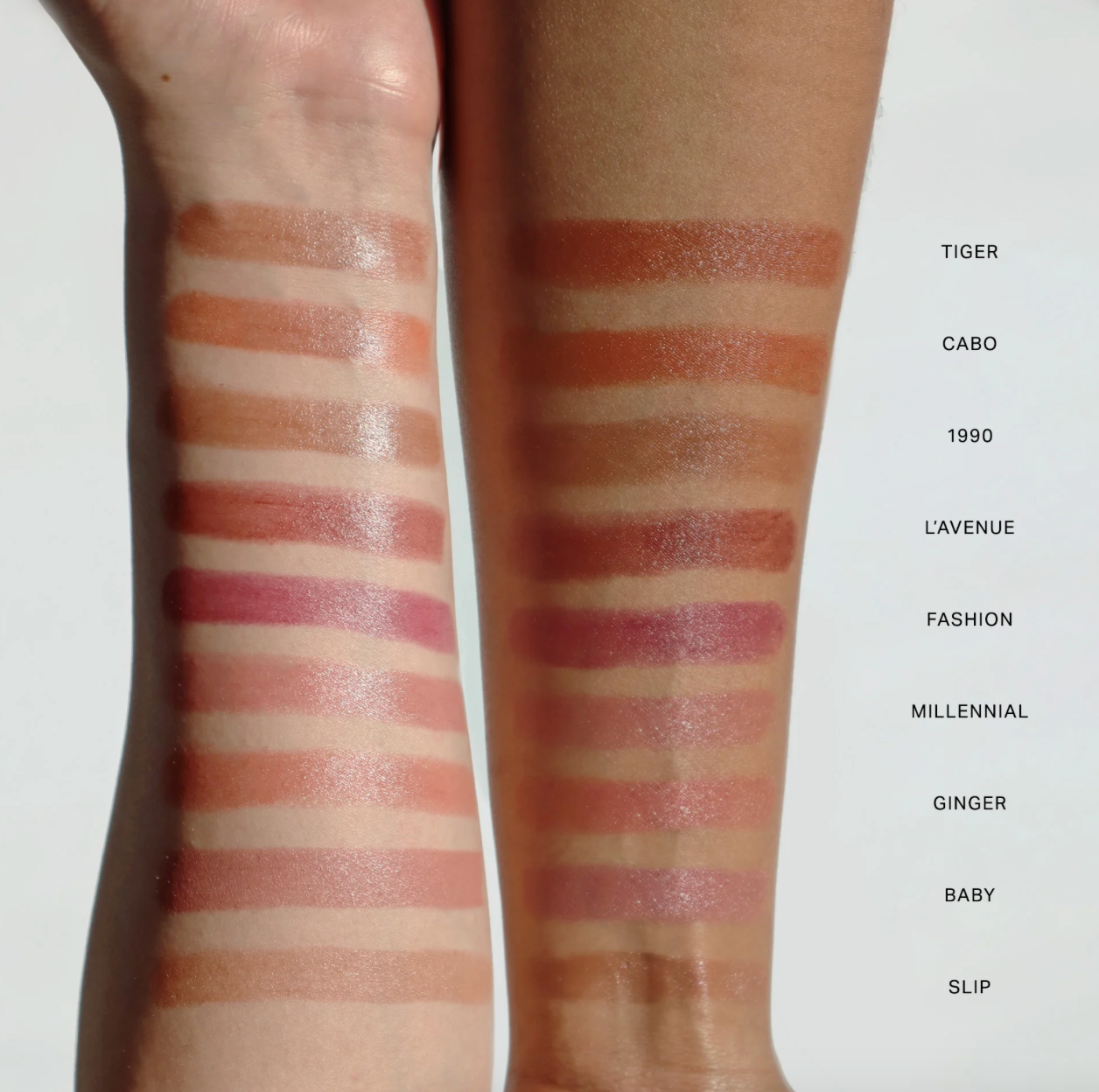 Сатинова помада Signature Lip Lightweight Satin Lipstick MERIT BEAUTY