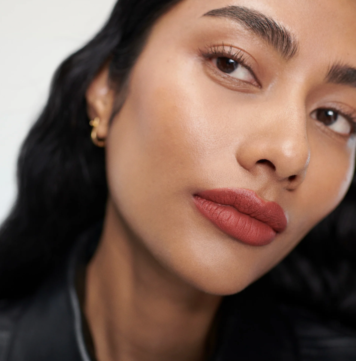 Матова помада Signature Lip Lightweight Matte Lipstick MERIT BEAUTY