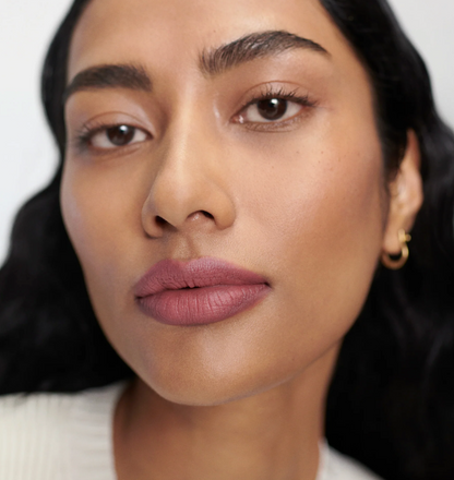 Матова помада Signature Lip Lightweight Matte Lipstick MERIT BEAUTY