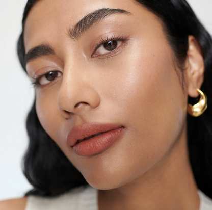 Матова помада Signature Lip Lightweight Matte Lipstick MERIT BEAUTY