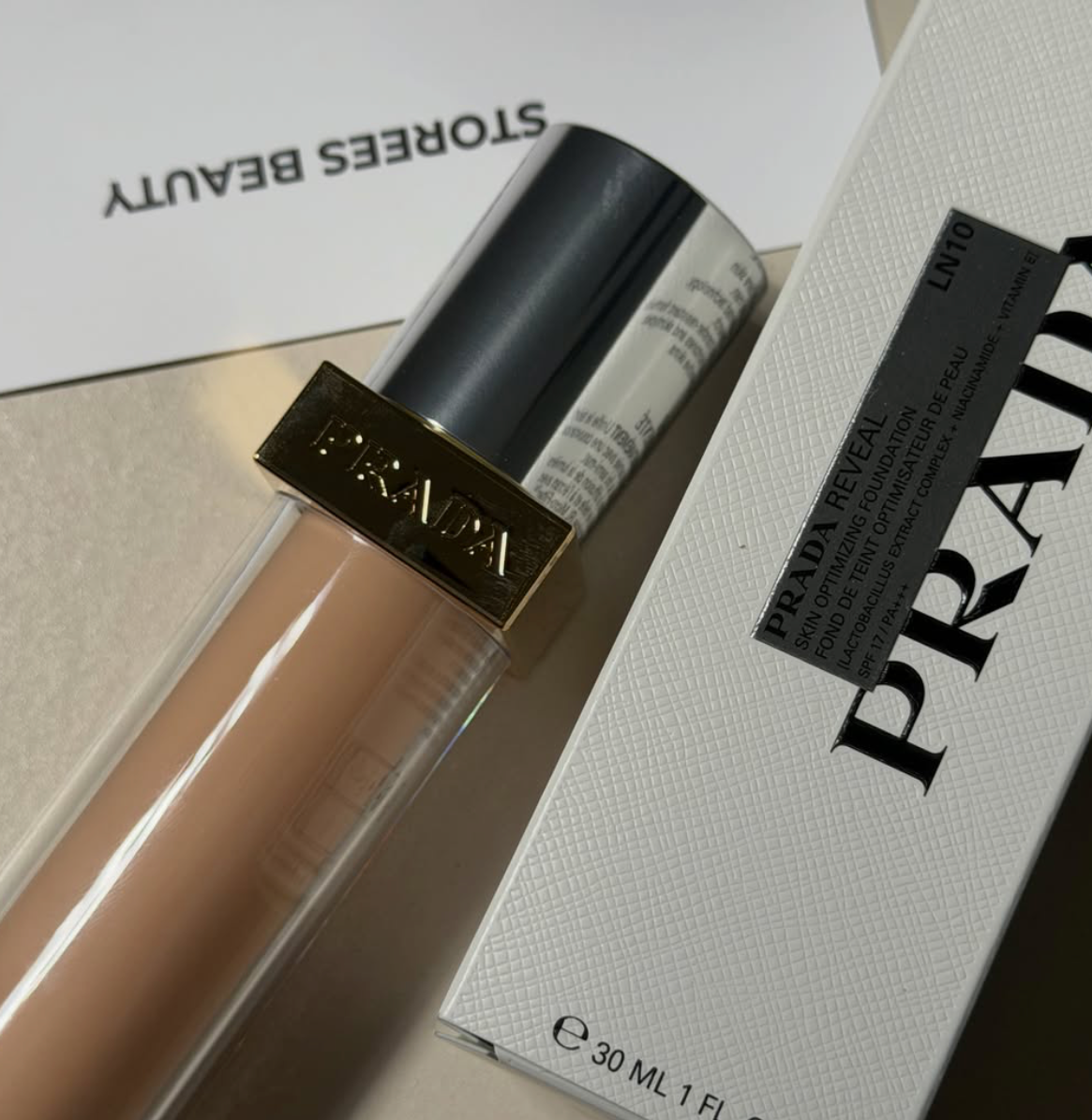 Тональна основа Reveal Skin Optimising Foundation Prada