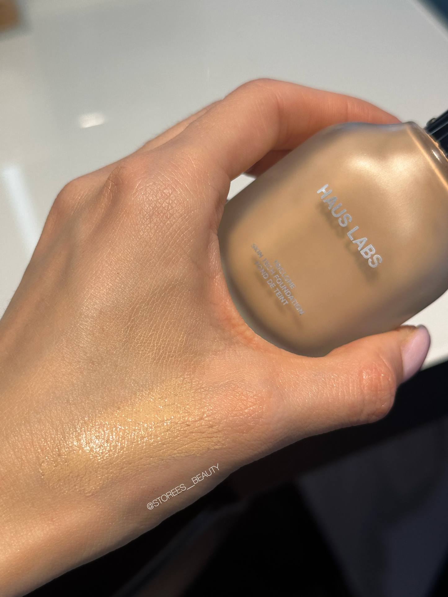 Тональна основа Triclone Skin Tech Foundation