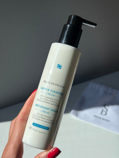Мʼякий очищуючий засіб для обличчя  Gentle Cleanser