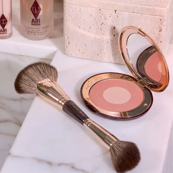 Пензлик  Airbrush Flawless Easy Soft Blur Bronzer + Blusher Brush Charlotte Tilbury