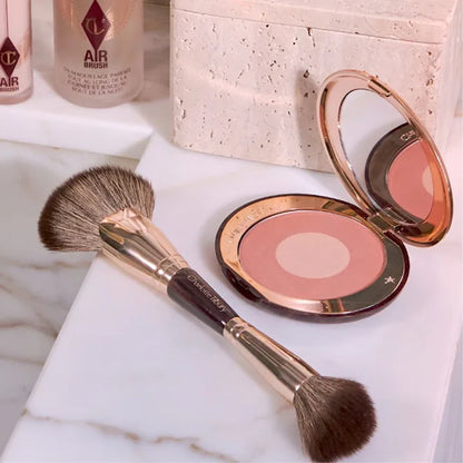 Пензлик  Airbrush Flawless Easy Soft Blur Bronzer + Blusher Brush Charlotte Tilbury