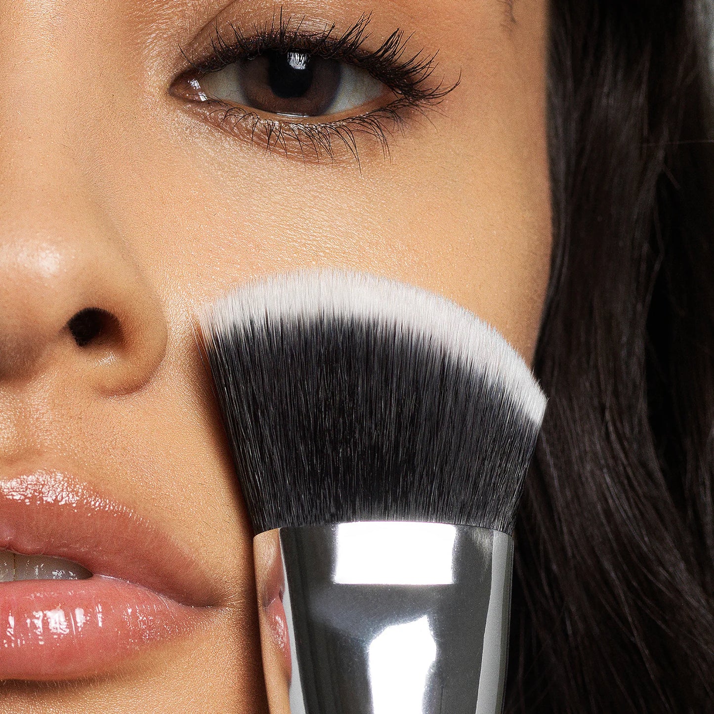 Пензлик для тону Foundation Brush HAUS LABS