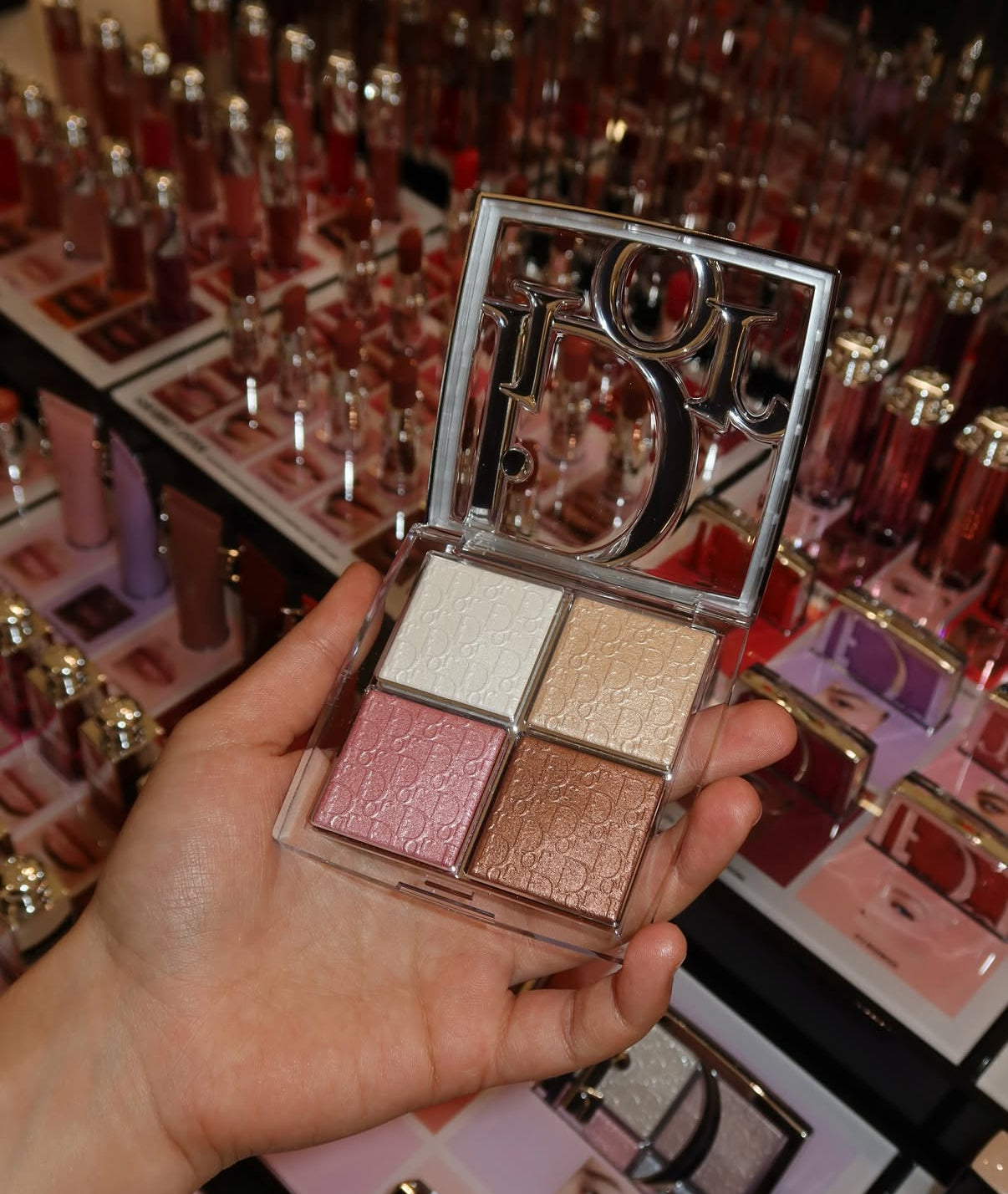 チーク DIOR BACKSTAGE GLOW FACE PALETTE 006 Палетка хайлайтеров Dior BACKSTAGE Glow Face Palette 006 Celestial